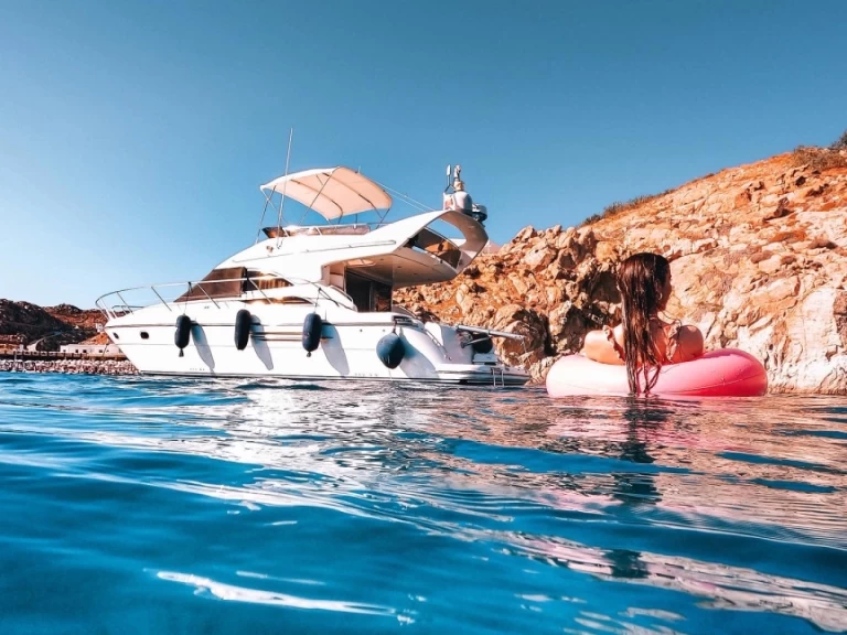 Boat rental Princess Princess 40 Fly in Mykonos (City) on Samboat