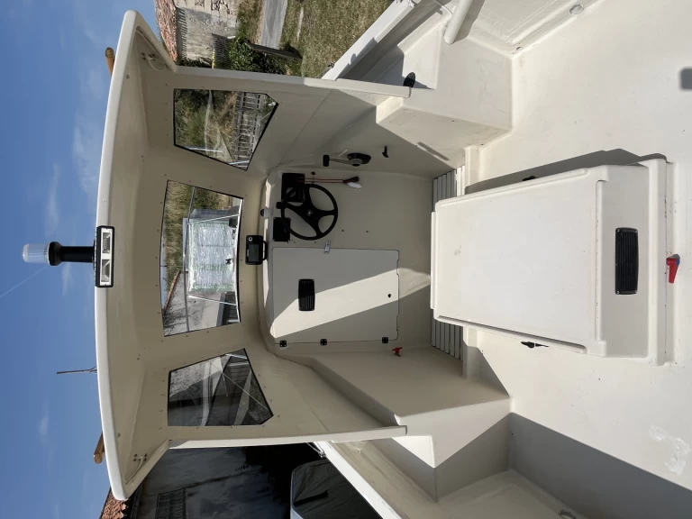 Bénéteau Sunday 550 charter bareboat or captained in  Île d'Aix