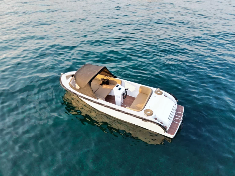 Boat rental BRB 555 in Mandelieu-la-Napoule on Samboat