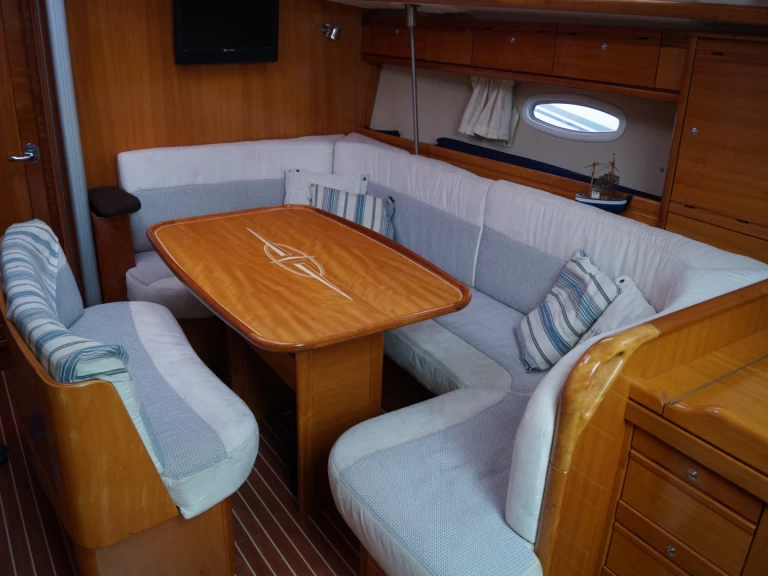 Sailboat rental in Alicante - Bavaria Bavaria 40 Cruiser