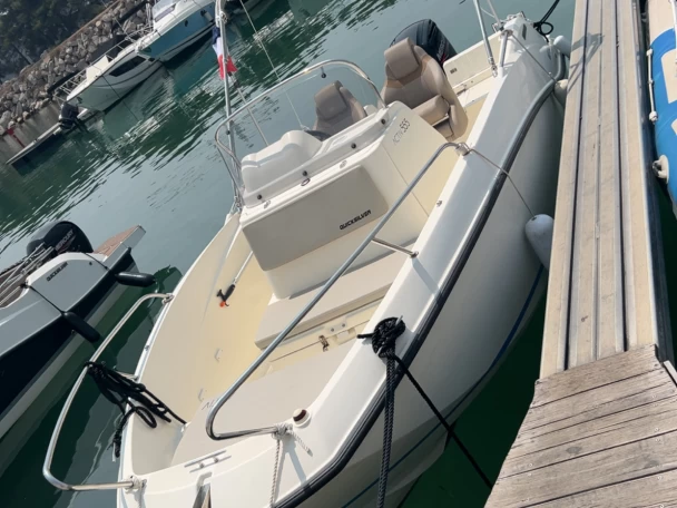 Bareboat Rental Motorboat Quicksilver with a boat licence
