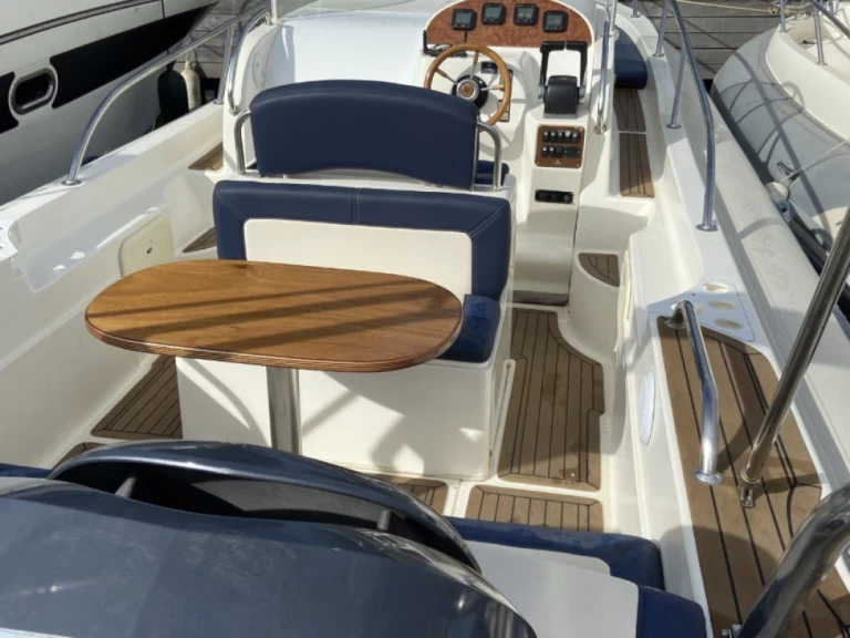 Capelli Tempest 900 in Port Grimaud on SamBoat