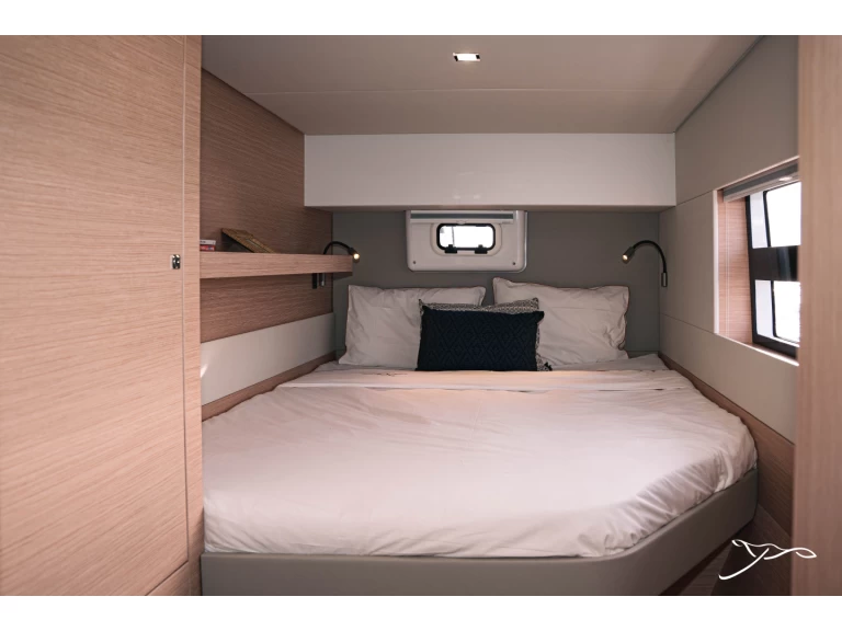 Nautitech Nautitech 40 Open  in Cogolin on SamBoat