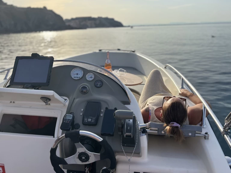 Motorboat for rent Argelès-sur-Mer at the best price