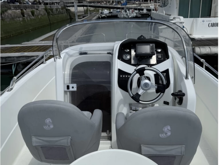 Motorboat rental in La Rochelle - Bénéteau Flyer 650 Open
