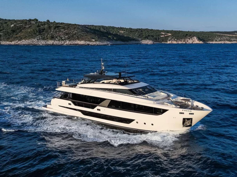Rent a Ferretti 1000 Palma de Mallorca