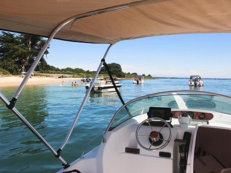 Boat rental B2 Marine Cap Ferret 452 Cabin Cruiser in Arzon on Samboat