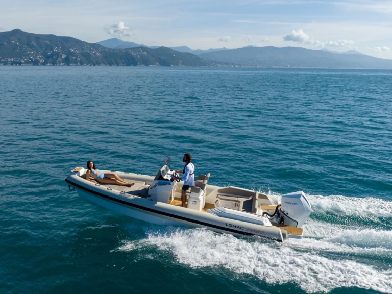 Boat rental Lomac Lomac Turismo 7.0 in Porto di Reggio Calabria on Samboat