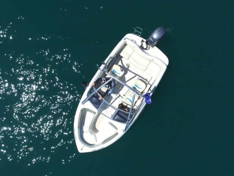 Boat rental Four Winns Horizon 180 in Saint-Jorioz on Samboat