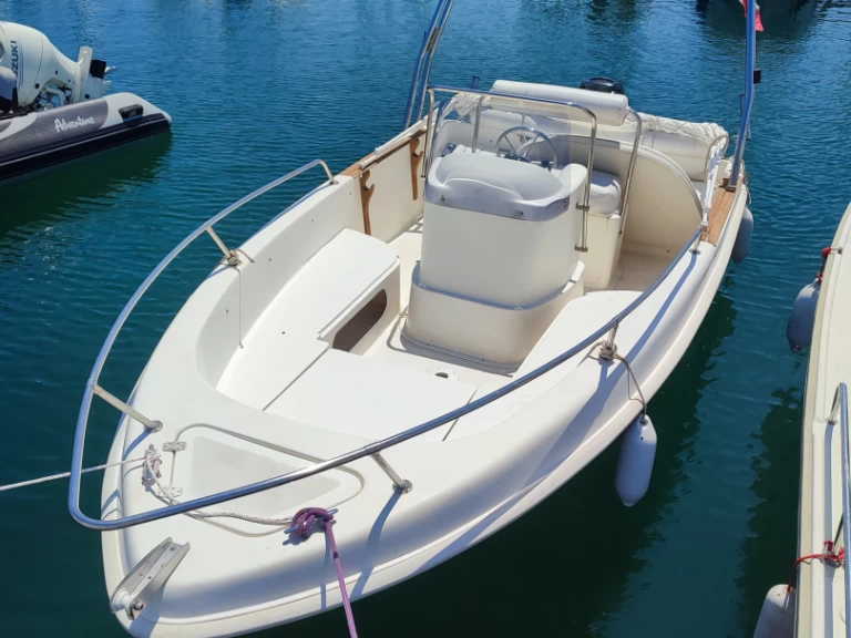 Motorboat rental with or without captain Marinello Saint-Raphaël