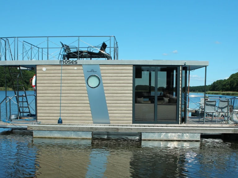 Houseboat rental with or without captain Hausboot Zehdenick