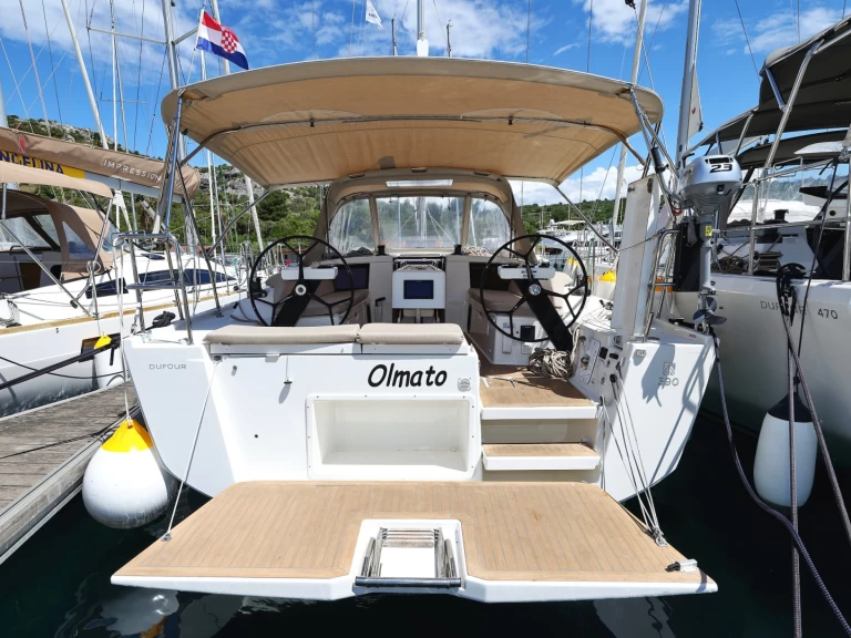 Bareboat Rental Sailboat Dufour with a boat licence