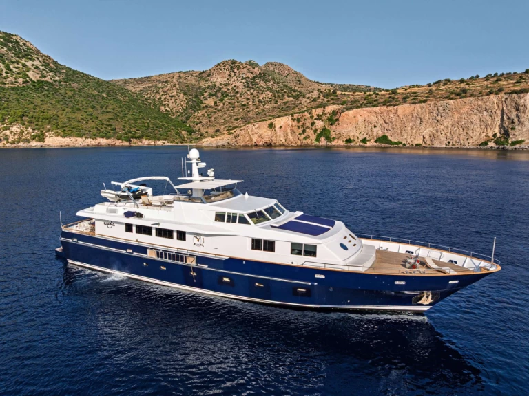 Luxury Yacht rental in Piraeus - Picchiotti KARMA