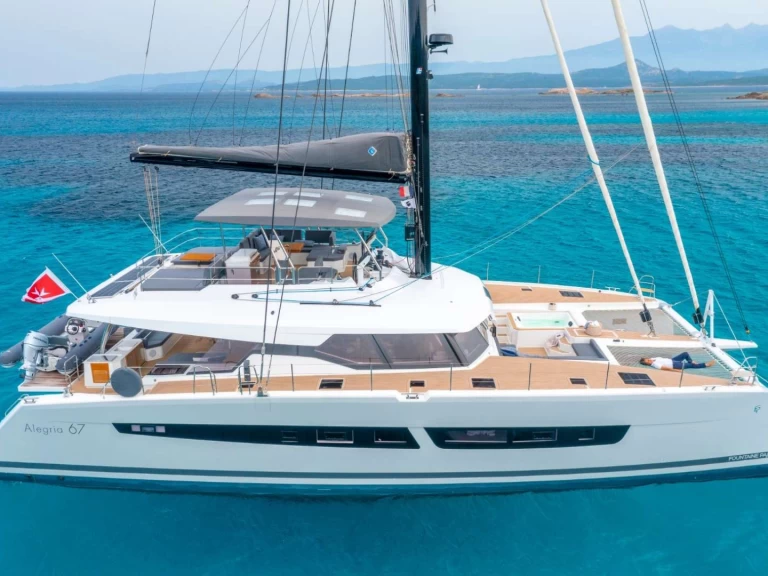 Luxury Yacht rental in British Virgin Islands (BVI) - Fountaine Pajot SEMPER FIDELIS