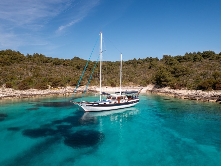 Boat rental Unknown Hera in Split on Samboat