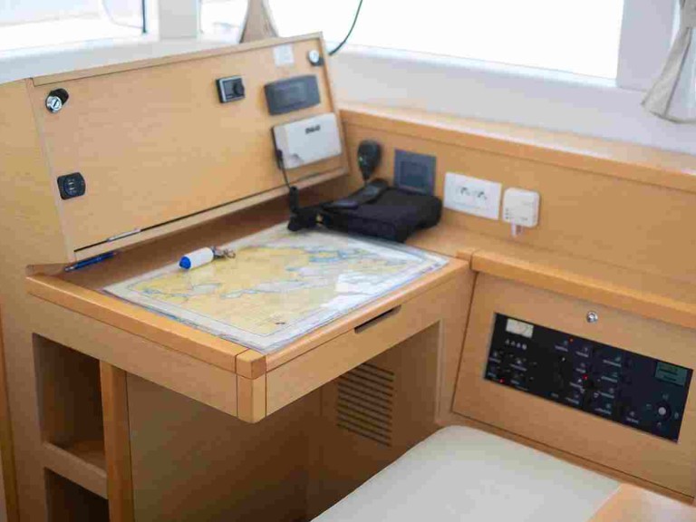 Lagoon Lagoon 39 in Punat on SamBoat