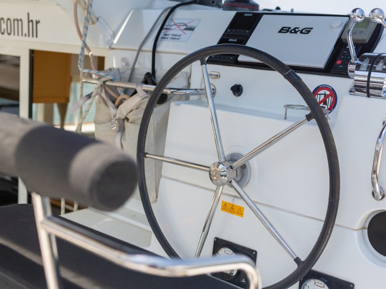 Yacht charter Punat cheap Lagoon 39