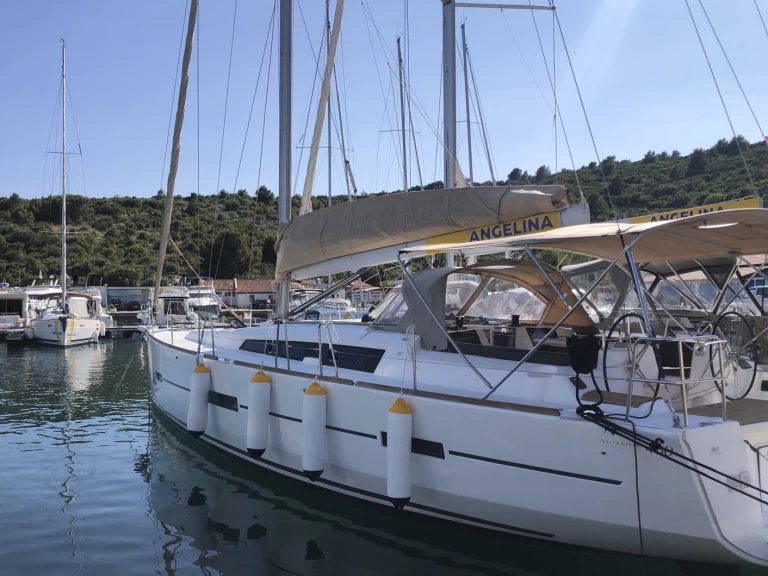 Bareboat Rental Sailboat Dufour with a boat licence