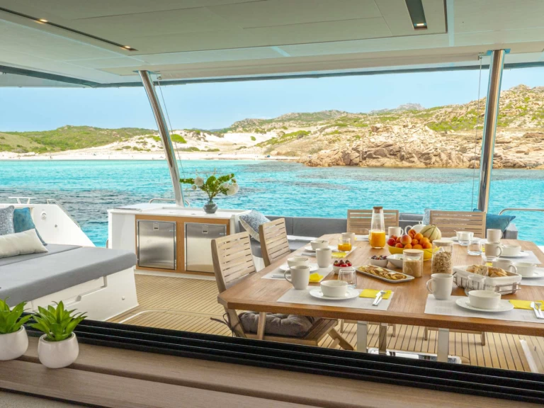 Luxury Yacht rental with or without captain Fountaine Pajot Grenadines