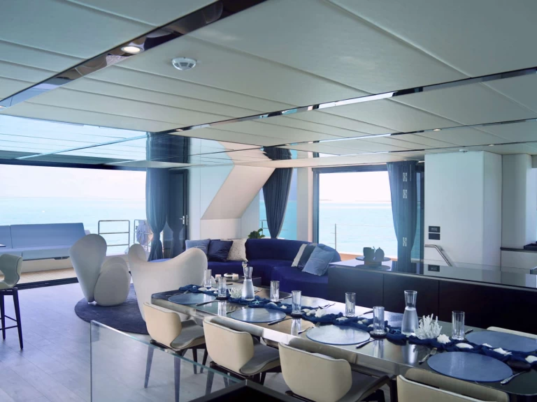 Bareboat Rental Luxury Yacht Sunreef with a boat licence