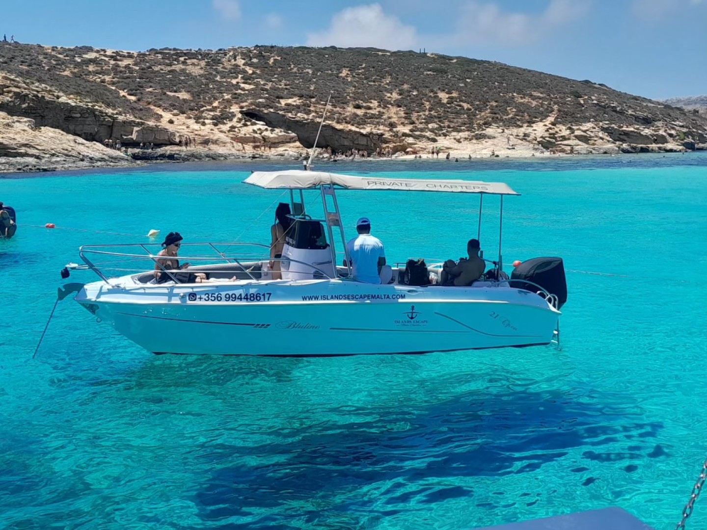 Rent a Motorboat Bluline 21 Ft Open in Tas-Sliema | SamBoat