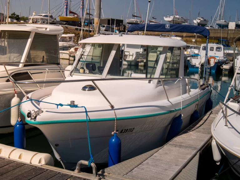 Boat rental Ocqueteau Ocqueteau 615 Espace in Les Sables-d'Olonne on Samboat