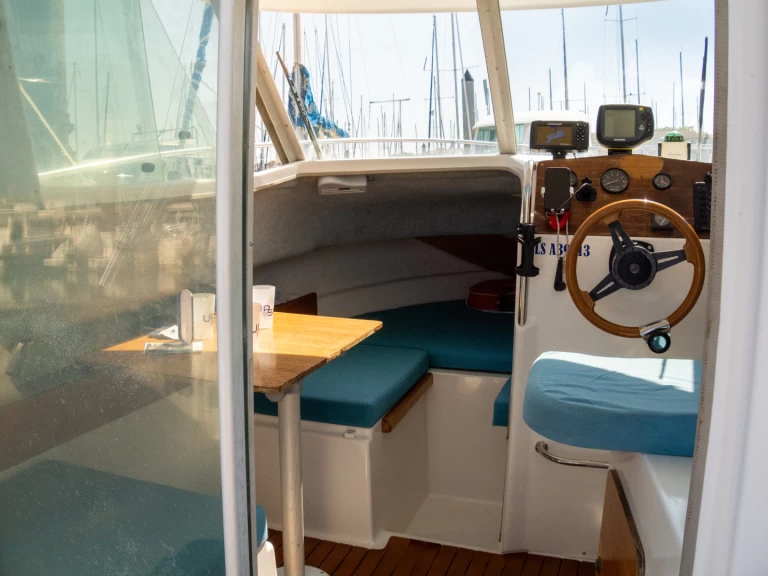 Ocqueteau Ocqueteau 615 Espace charter bareboat or captained in  Les Sables-d'Olonne