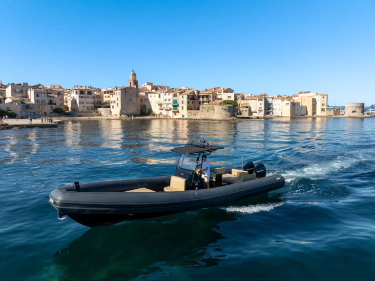 Boat rental Sea Water 300 PHANTOM in Cogolin on Samboat