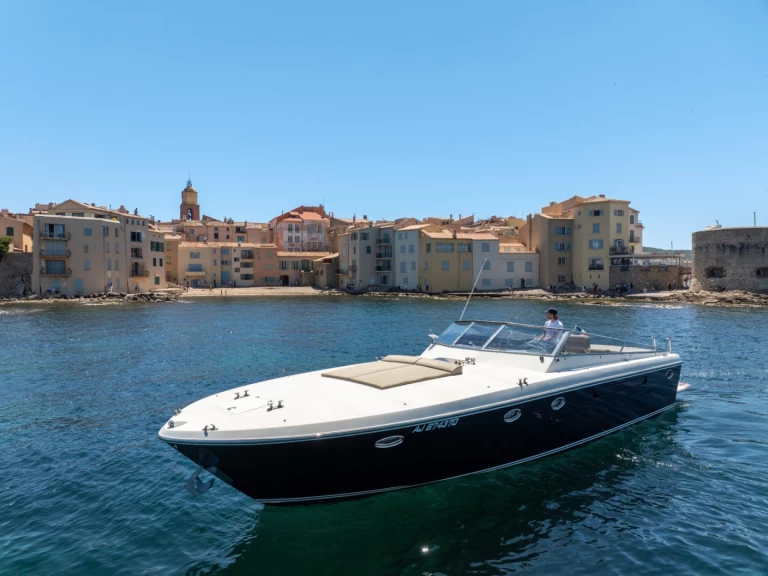 Itama ITAMA 42 charter bareboat or captained in  Saint-Tropez