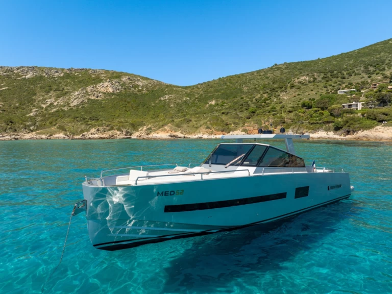 Sailboat for rent Saint-Tropez at the best price