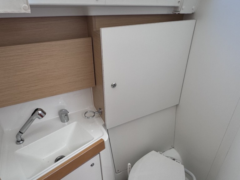 Bénéteau Oceanis 38 charter bareboat or captained in  Sukošan