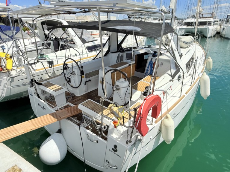 Yacht charter Sukošan cheap Oceanis 35