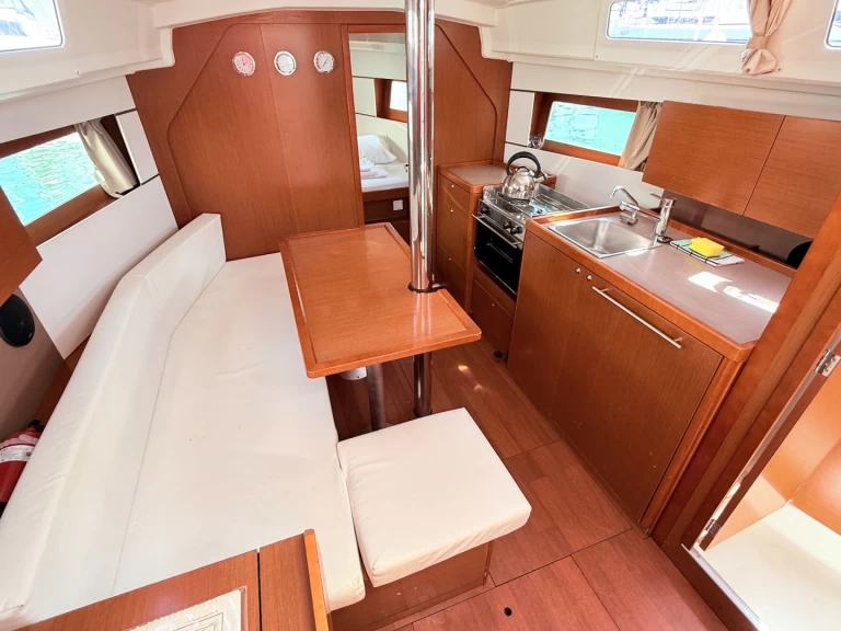Sailboat rental in Sukošan - Bénéteau Oceanis 35