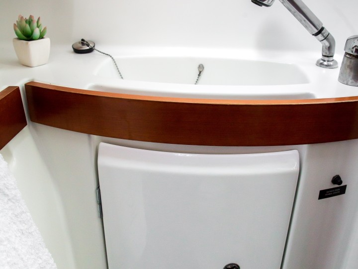 Yacht charter Lefkáda cheap Oceanis 43