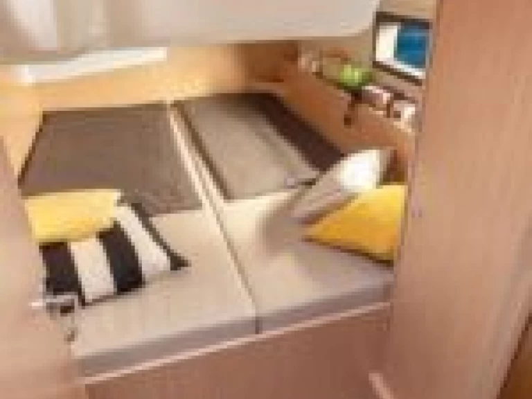 Sailboat for rent Marseille at the best price