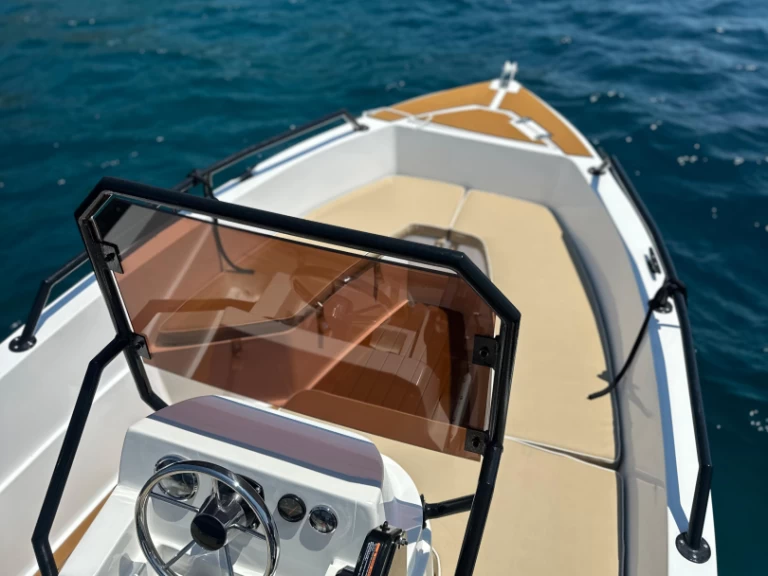 Rent a BravaBoats BF 470 Roses