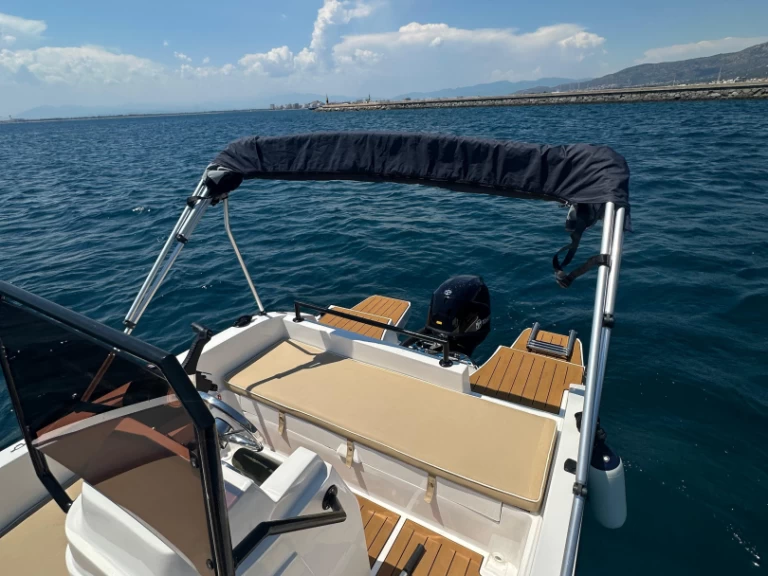 Yacht charter Roses cheap BF 470