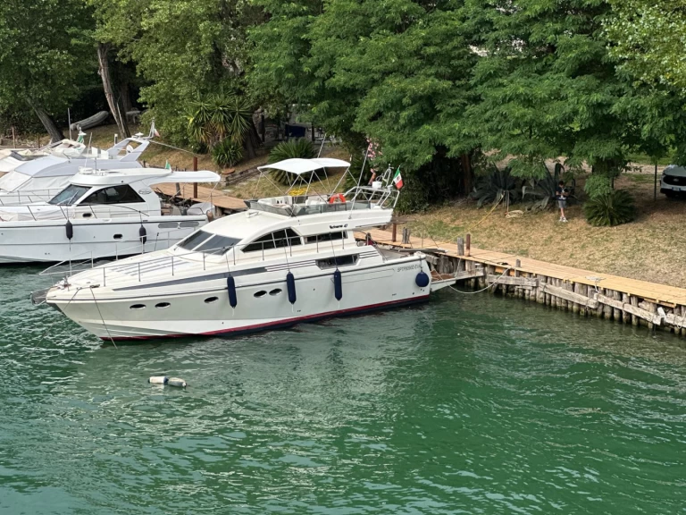 Luxury Yacht rental with or without captain Posillipo Ameglia