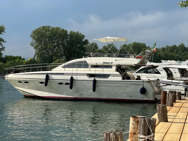 Bareboat Rental Luxury Yacht Posillipo with a boat licence