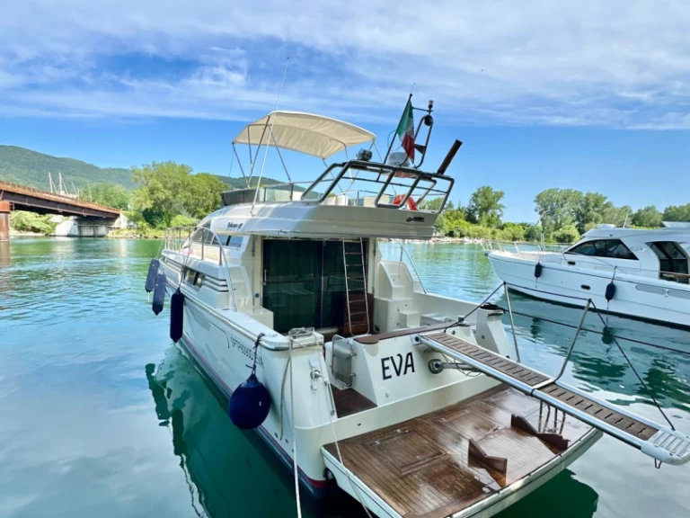 Luxury Yacht for rent Ameglia at the best price