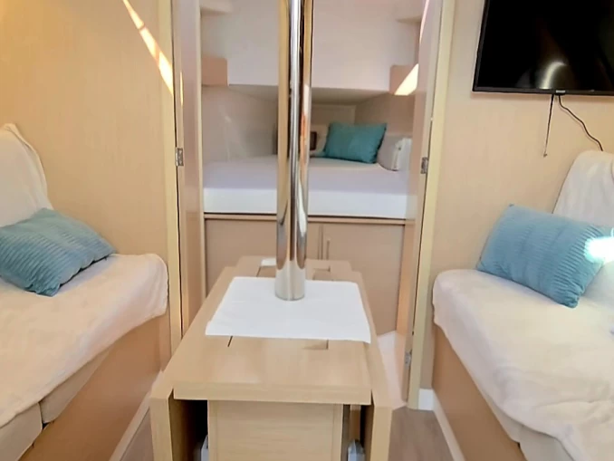 Sailboat rental in Les Sables-d'Olonne - Bénéteau Oceanis 30.1