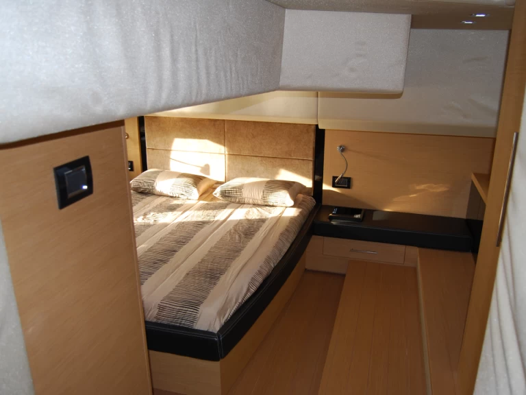 Motorboat rental with or without captain Sessa Marine Sitges