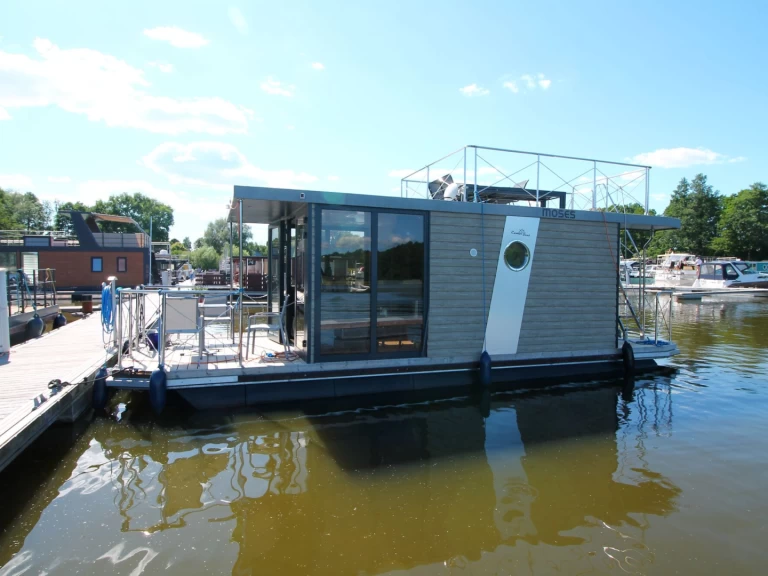 Houseboat rental in Zehdenick - Hausboot Hausboot MOSES