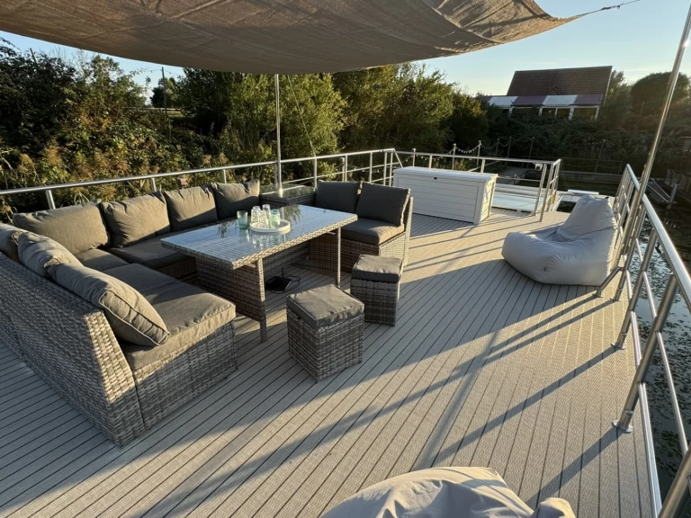 Luxboot Luxboot charter bareboat or captained in  Waren (Müritz)