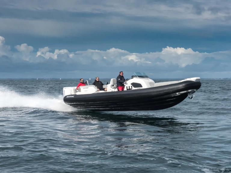 Zodiac Medline 9 in Les Sables-d'Olonne on SamBoat