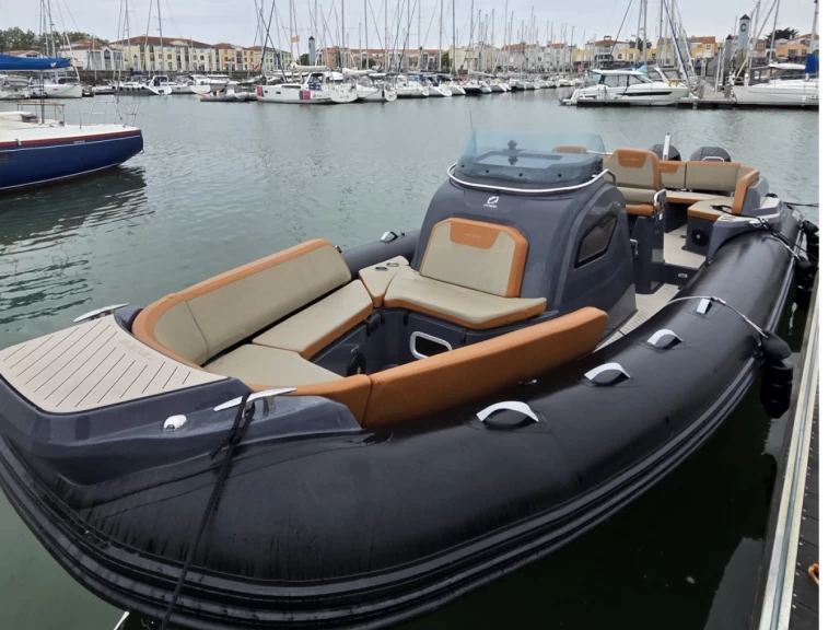 RIB rental in Les Sables-d'Olonne - Zodiac Medline 9
