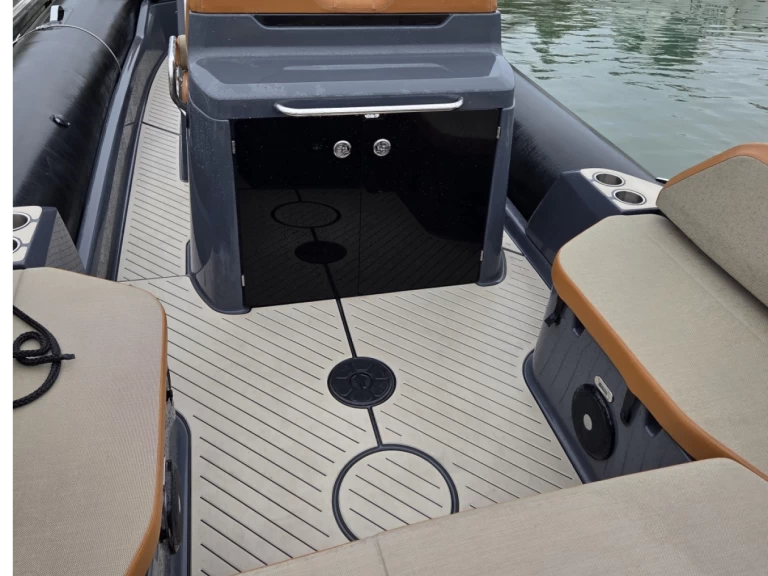 RIB for rent Les Sables-d'Olonne at the best price