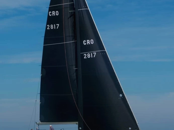 Elan Elan 410 Performance in Marina Baotić on SamBoat