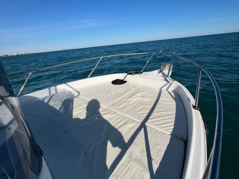 Bareboat Rental Motorboat Sessa Marine with a boat licence