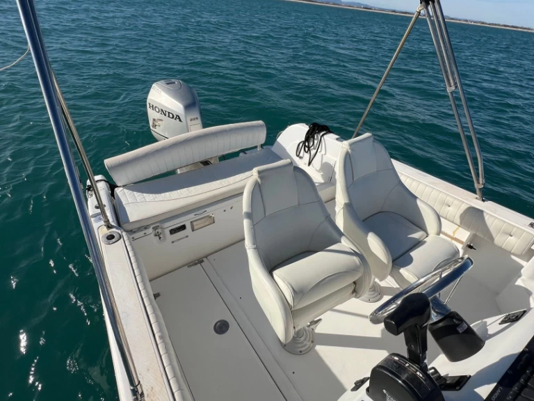 Motorboat for rent Sainte-Maxime at the best price